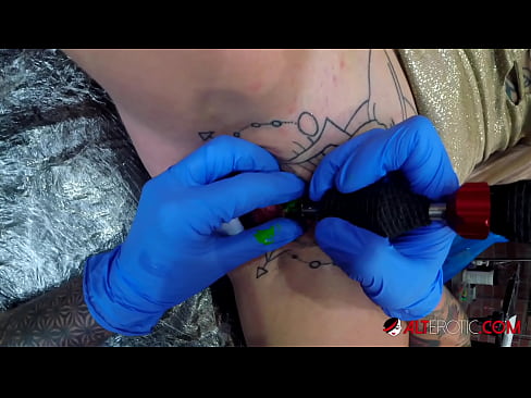 ❤️ Εξαιρετικά τατουάζ hottie Sully Savage έχει ένα τατουάζ στην κλειτορίδα της ❤️❌ Γαμήσι ️